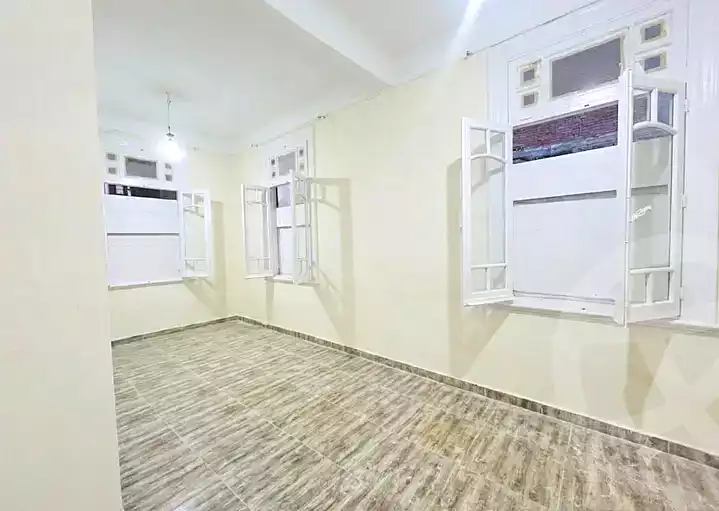 https://aqarmap.com.eg/ar/listing/7223690-for-rent-alexandria-sporting-shr-bwr-s-yd