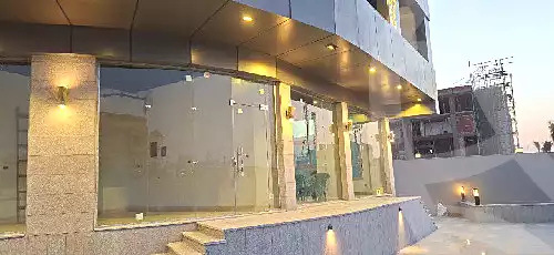 https://aqarmap.com.eg/ar/listing/7129206-for-rent-cairo-new-cairo-first-settlement-mhwr-mstfy-kml