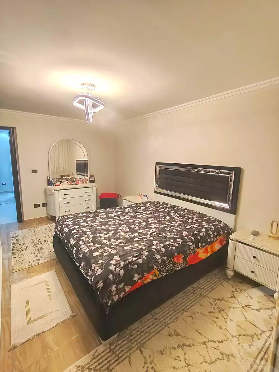 https://aqarmap.com.eg/ar/listing/7224362-for-sale-alexandria-sydy-bshr-sydy-bshr-bhry-shr-mhmwd-l-yswy