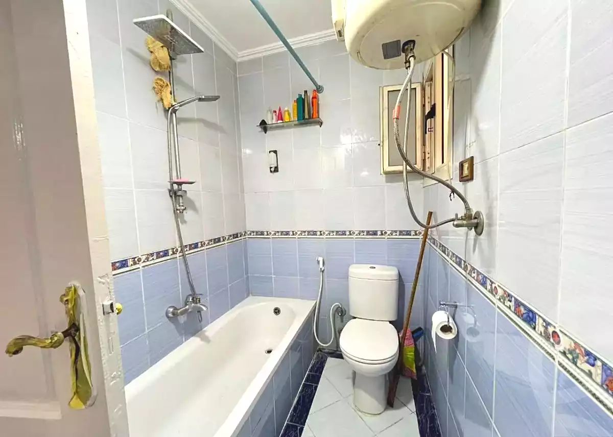 https://aqarmap.com.eg/ar/listing/7224926-for-sale-alexandria-ganaklis