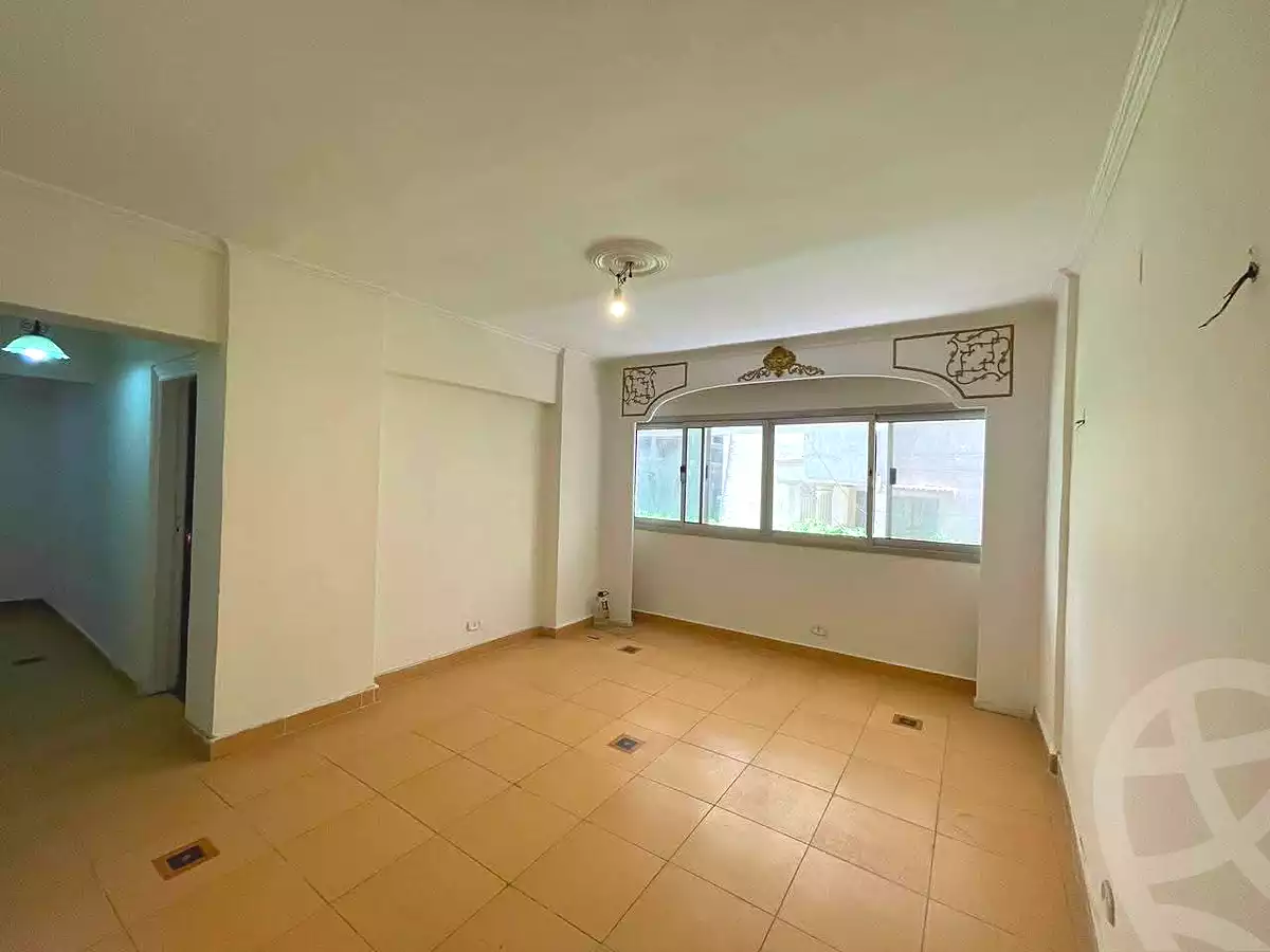 https://aqarmap.com.eg/ar/listing/7225126-for-rent-alexandria-smouha