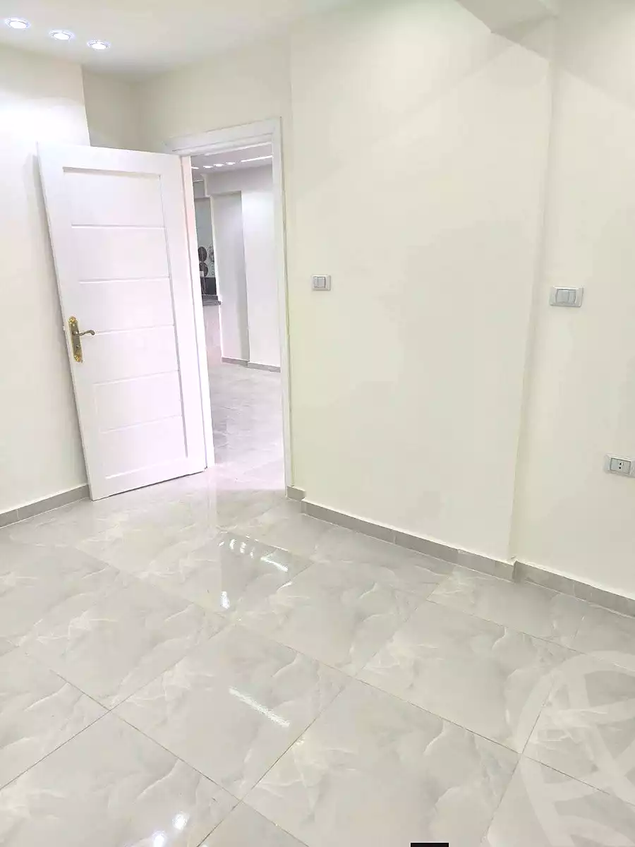 https://aqarmap.com.eg/ar/listing/7225783-for-sale-alexandria-al-agamy-lbytsh-bianchiii