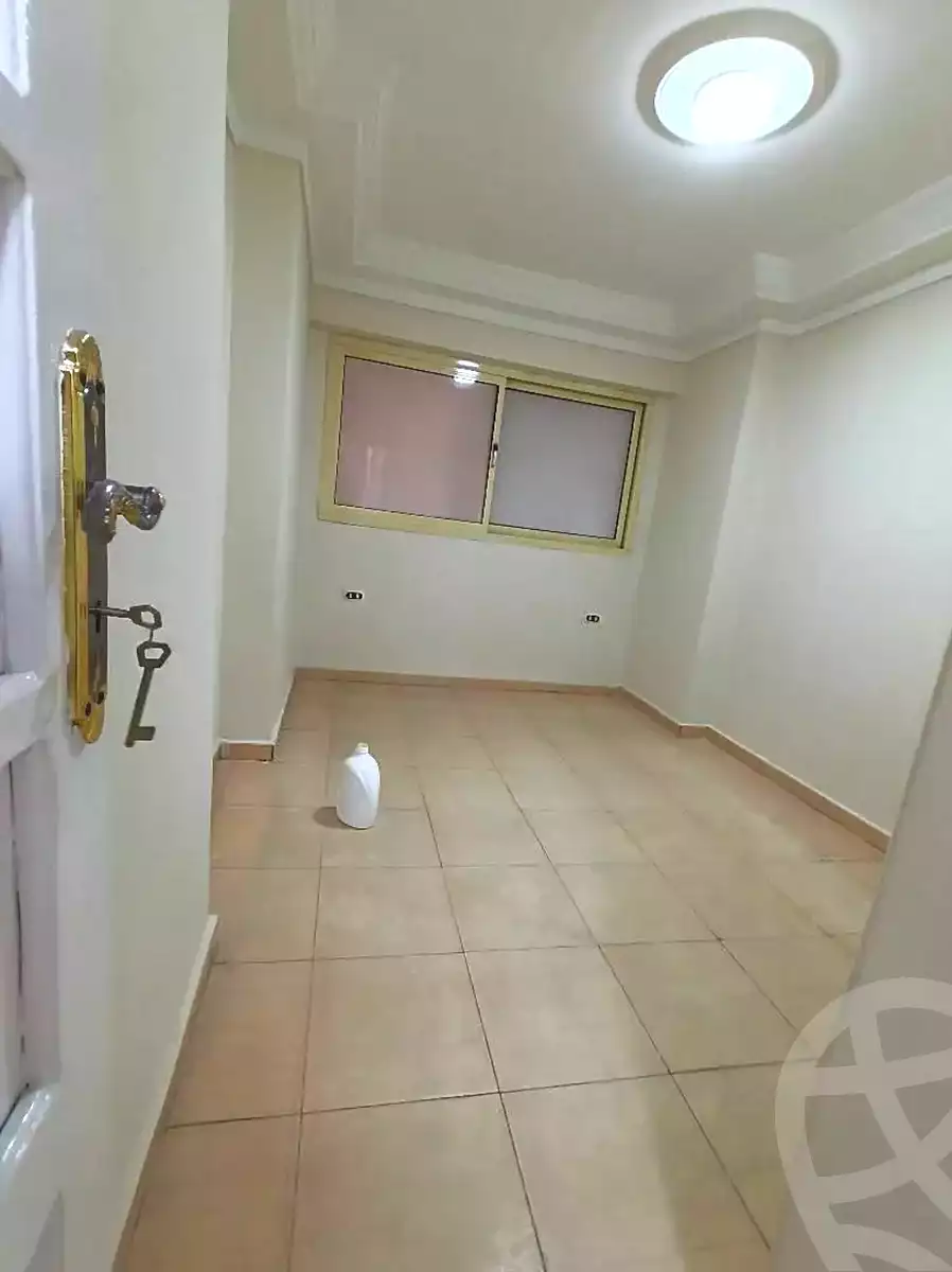 https://aqarmap.com.eg/ar/listing/7226418-for-sale-alexandria-sydy-bshr-sydy-bshr-bhry-gamal-abd-el-nasir-st