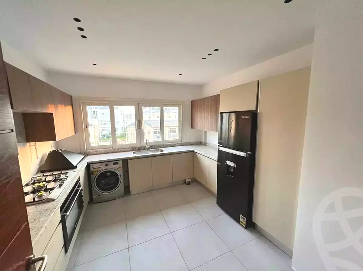 https://aqarmap.com.eg/ar/listing/7226618-for-sale-cairo-new-cairo-compounds-mountain-view-hyde-park