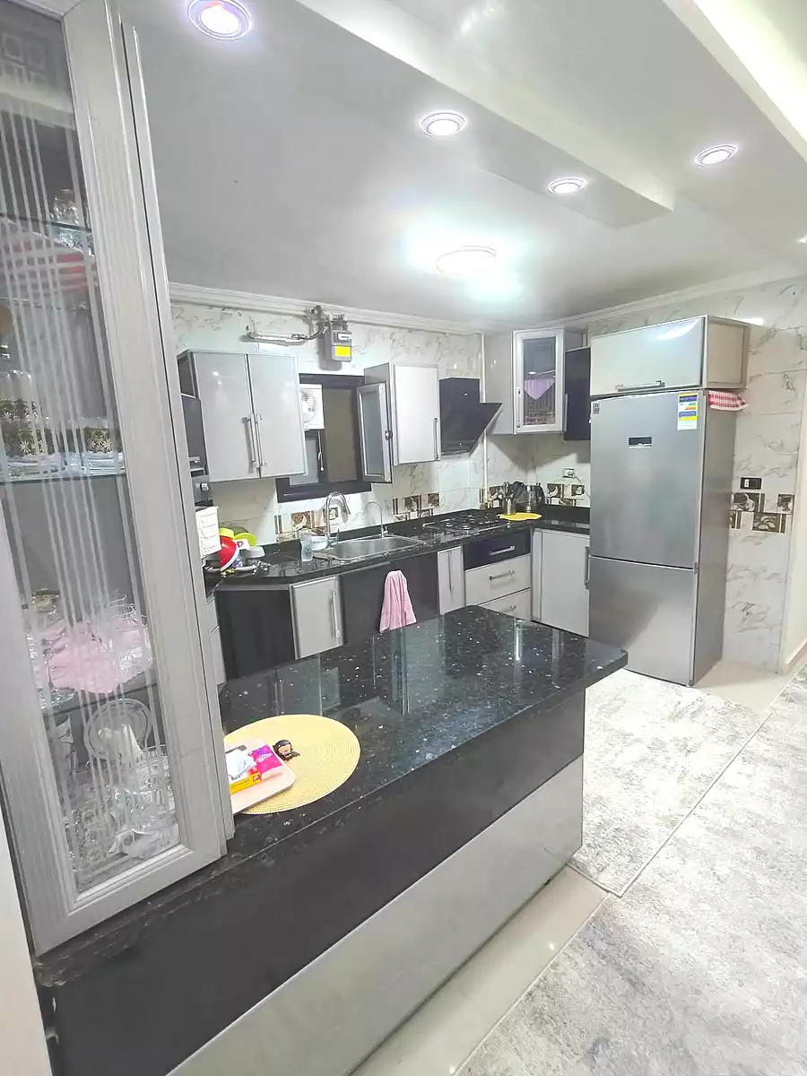https://aqarmap.com.eg/ar/listing/7226725-for-sale-alexandria-sydy-bshr-sydy-bshr-bhry-shr-mhmwd-l-yswy