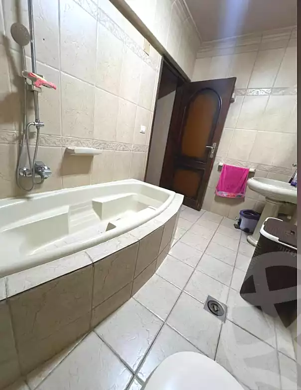 https://aqarmap.com.eg/en/listing/7227252-for-sale-cairo-helwan-helwan-el-sharkeya-heidar-st
