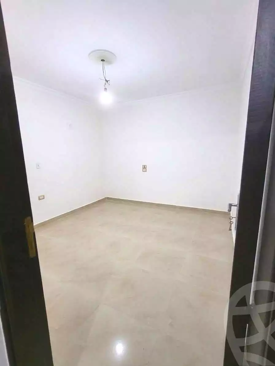 https://aqarmap.com.eg/ar/listing/7228128-for-sale-cairo-helwan-helwan-el-sharkeya-latif-basha-st