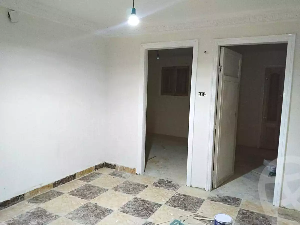 https://aqarmap.com.eg/ar/listing/7228799-for-sale-cairo-helwan-el-shareaa-el-sharby-st