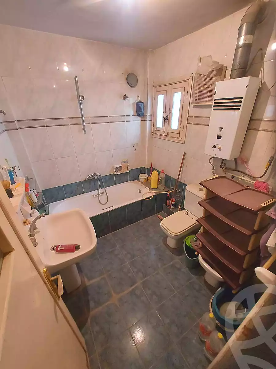 https://aqarmap.com.eg/ar/listing/7229017-for-sale-cairo-helwan-helwan-el-sharkeya-borhan-st