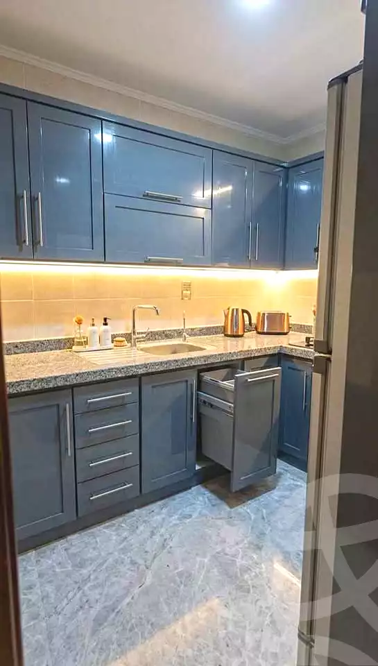 https://aqarmap.com.eg/ar/listing/7229264-for-sale-cairo-helwan-ahmed-enci-st