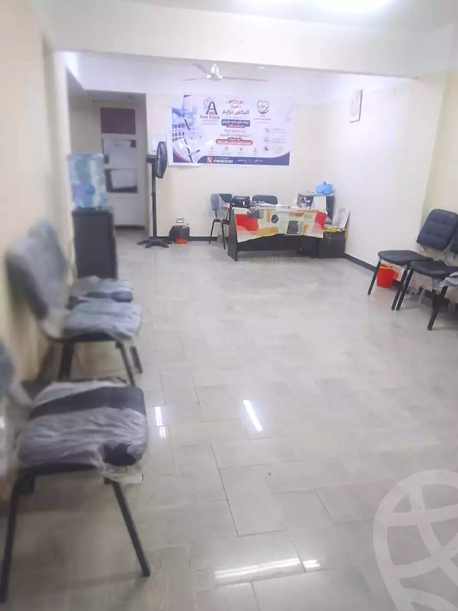 https://aqarmap.com.eg/ar/listing/7229876-for-rent-alexandria-al-agamy-ibrahim-el-aowam-st