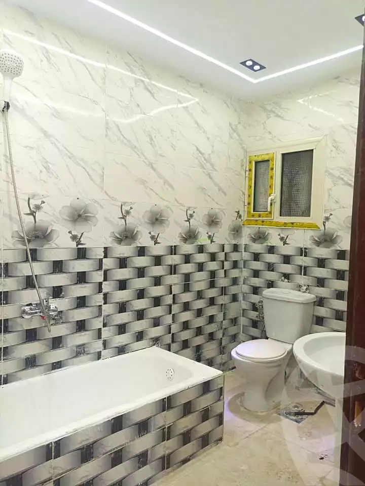 https://aqarmap.com.eg/en/listing/7230206-for-sale-alexandria-al-agamy-el-hanouvel-radwan-st