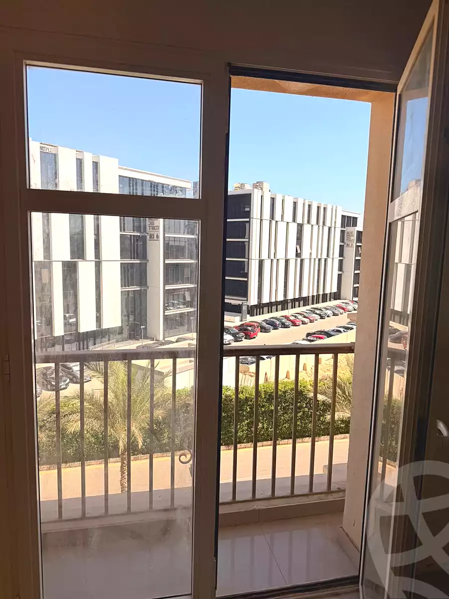 https://aqarmap.com.eg/ar/listing/7230660-for-sale-cairo-new-cairo-compounds-hyde-park-centre-ville-hyde-park