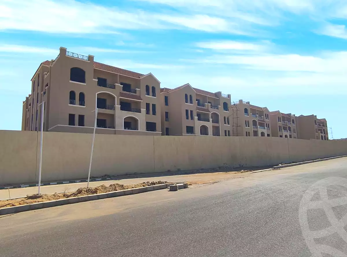 https://aqarmap.com.eg/ar/listing/7231041-for-sale-cairo-el-shorouk-compounds-yfy-ryzydns