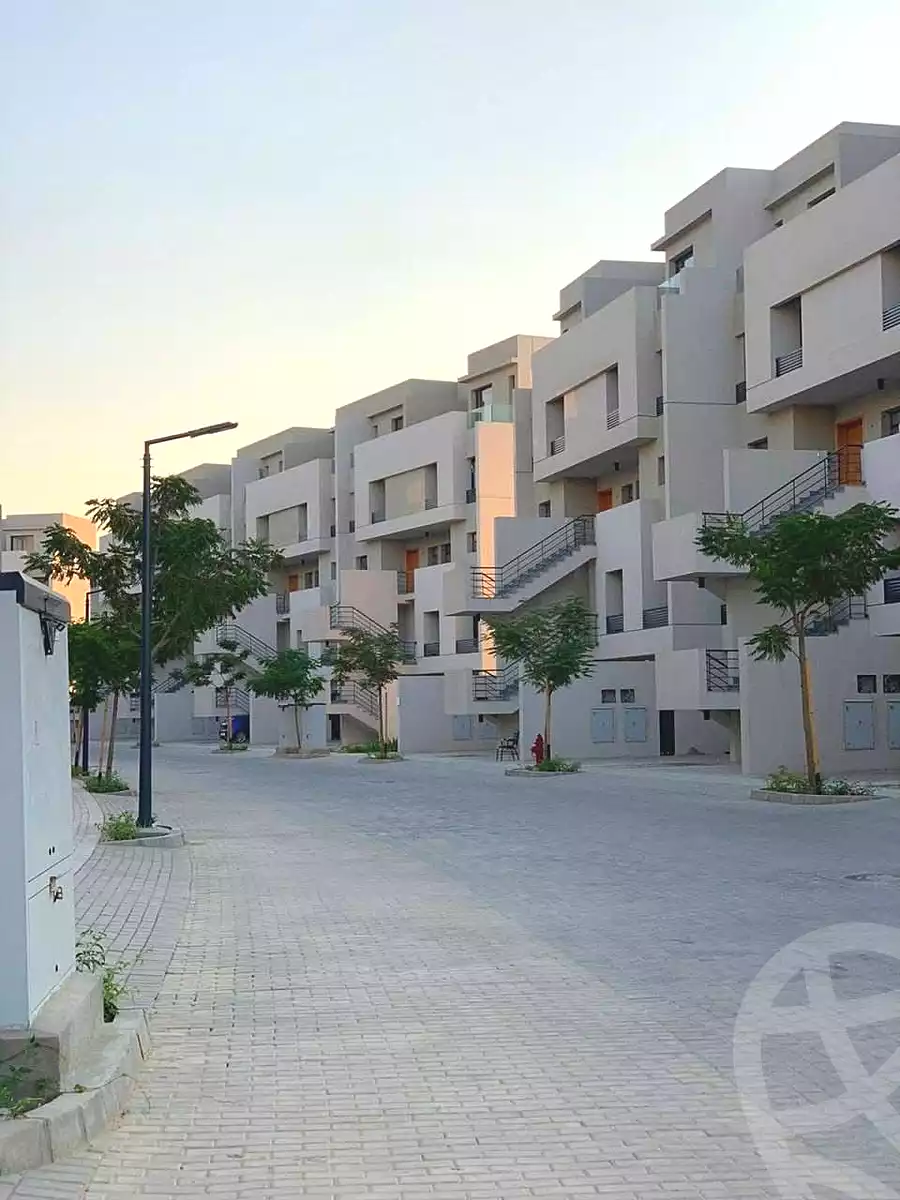 https://aqarmap.com.eg/ar/listing/7231203-for-sale-cairo-el-shorouk-compounds-al-burouj-compound-imkan