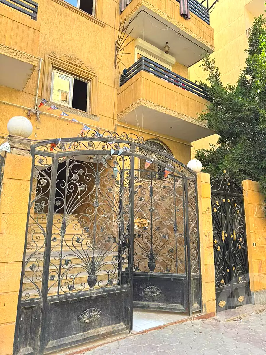 https://aqarmap.com.eg/ar/listing/7231797-for-sale-cairo-6th-of-october-el-ahyaa-neighborhood-3rd-al-hay-al-thalith-st
