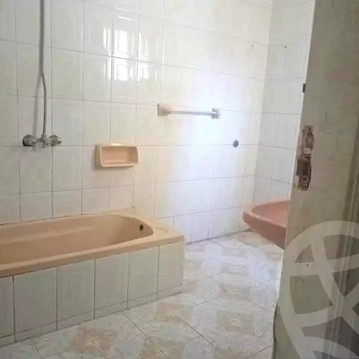 https://aqarmap.com.eg/ar/listing/7233040-for-sale-alexandria-al-agamy-l-jmy-lbhry-abd-el-hameed-radwan-st