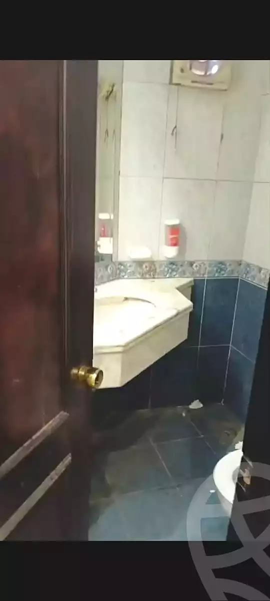 https://aqarmap.com.eg/ar/listing/7233106-for-rent-cairo-downtown-el-qasr-el-ayni
