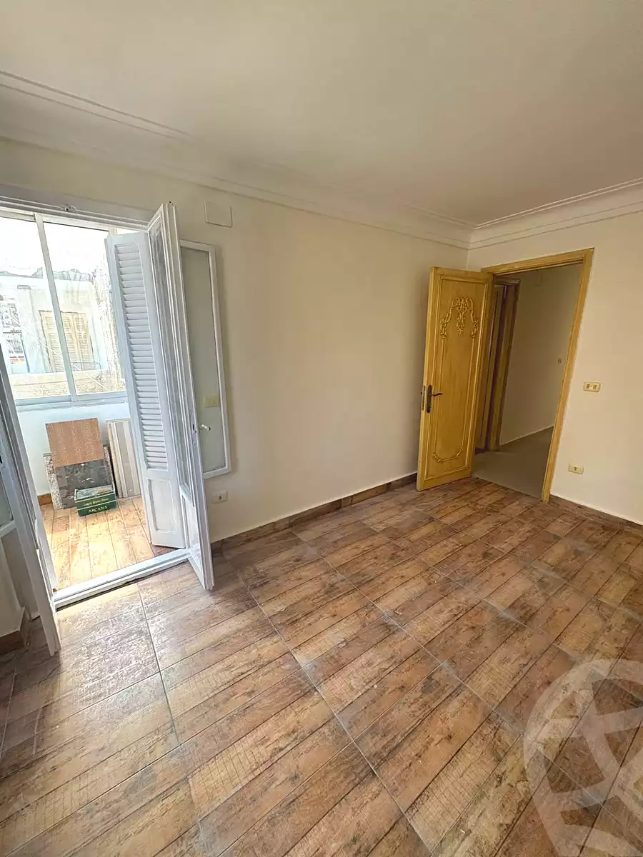 https://aqarmap.com.eg/en/listing/7230813-for-sale-alexandria-zezenia-ibrahim-el-attar-st
