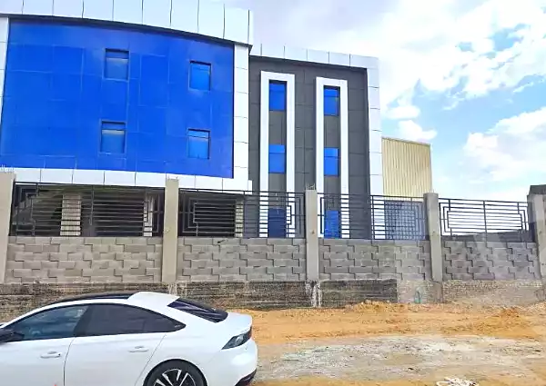 https://aqarmap.com.eg/ar/listing/7233723-for-sale-sharqia-10th-of-ramadan-industrial-area-manteqat-al-6-million