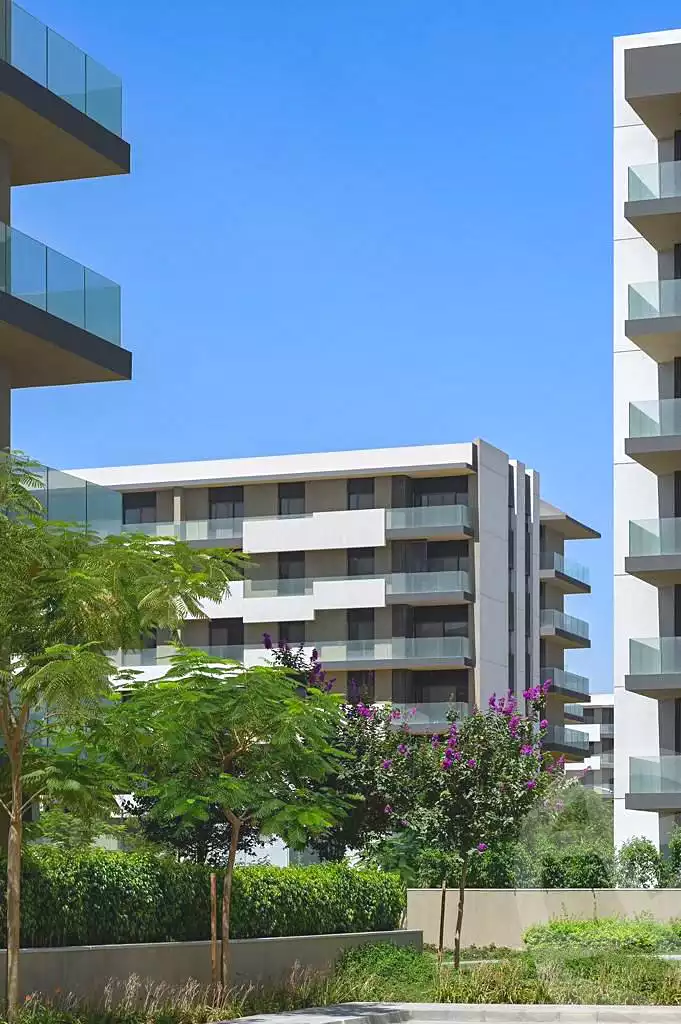 https://aqarmap.com.eg/ar/listing/7233929-for-sale-cairo-el-shorouk-compounds-al-burouj-compound-imkan