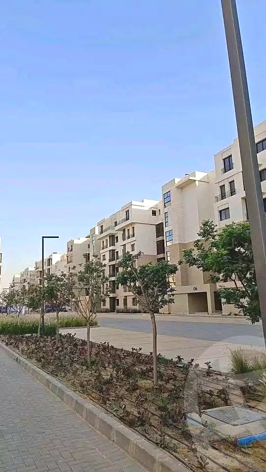 https://aqarmap.com.eg/en/listing/7233840-for-sale-cairo-6th-of-october-hadaeq-october-compounds-o-west-club-yard-o-west