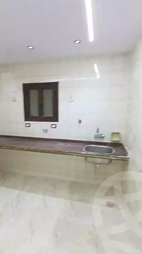 https://aqarmap.com.eg/ar/listing/7234846-for-sale-alexandria-alexandria-marsa-matrouh-rd