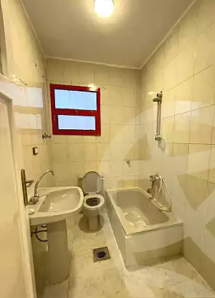 https://aqarmap.com.eg/ar/listing/7234983-for-sale-alexandria-al-agamy-shataa-el-nakheel