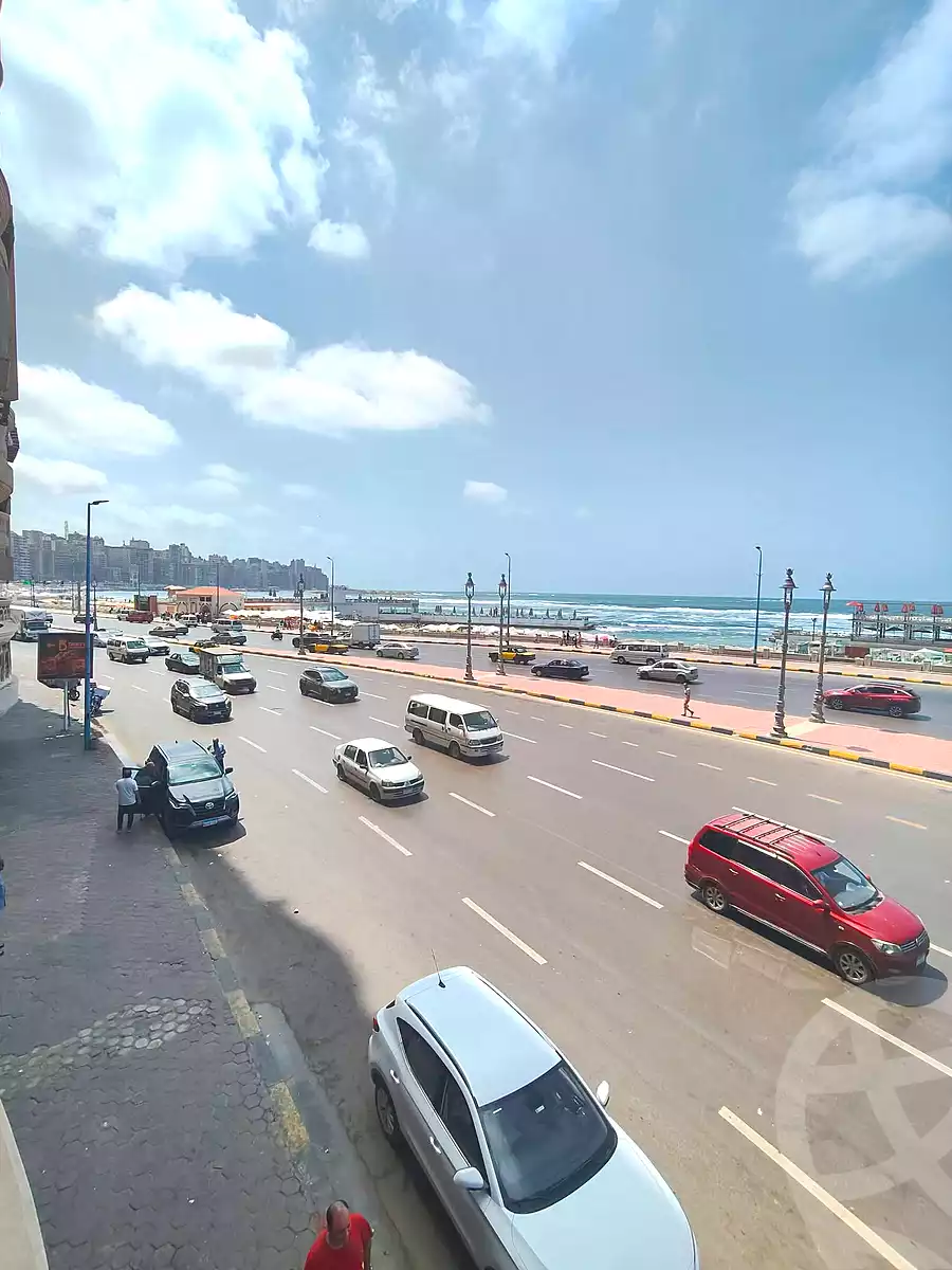 https://aqarmap.com.eg/ar/listing/7235315-for-sale-alexandria-el-asafra-l-sfr-bhry-el-geish-rd