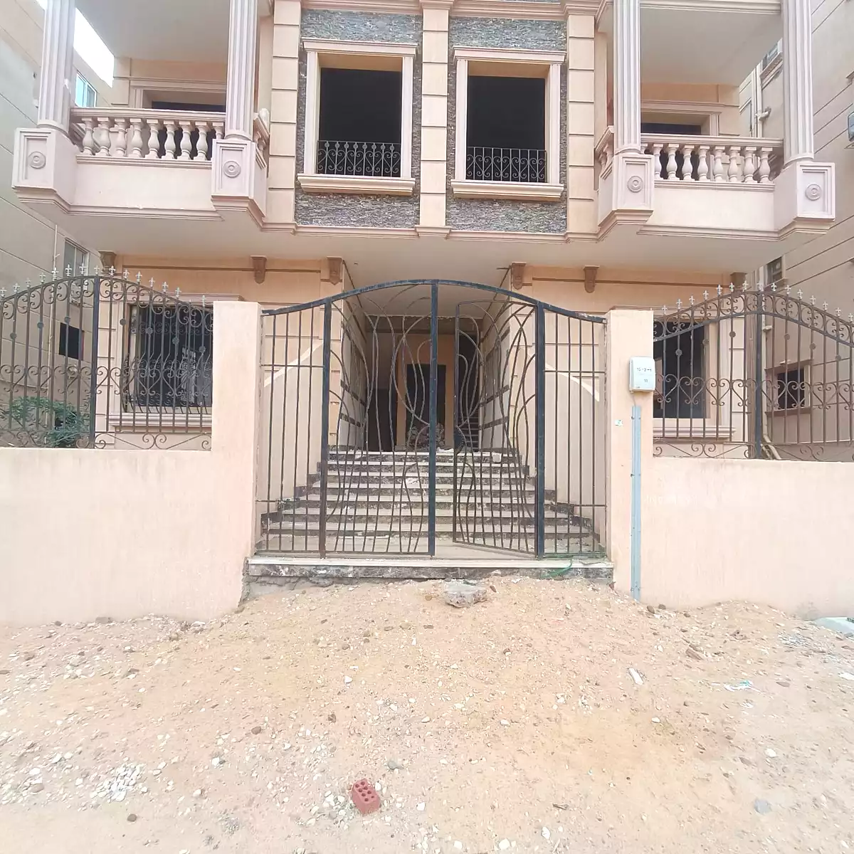 https://aqarmap.com.eg/en/listing/7236574-for-sale-cairo-6th-of-october-el-tawsaat-el-shamalya-hy-2000-qt