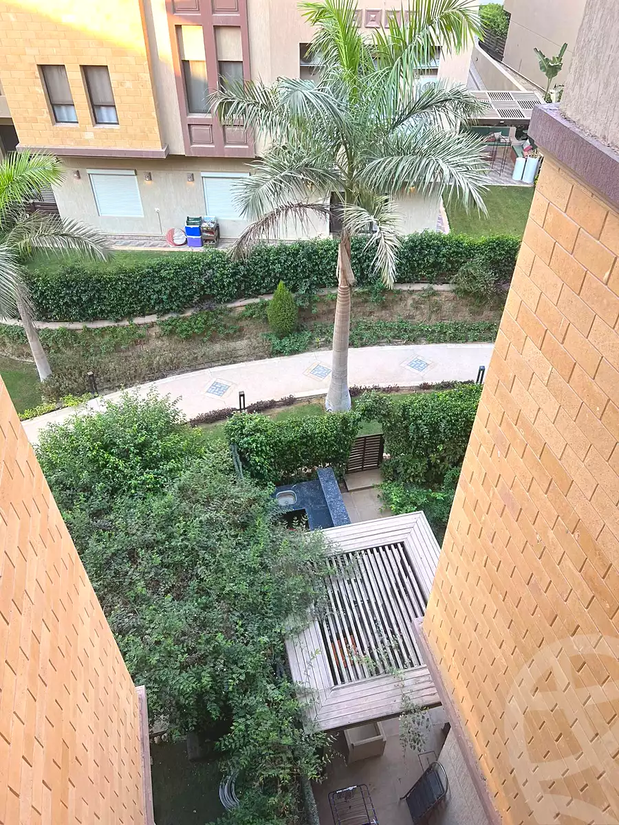 https://aqarmap.com.eg/ar/listing/7236767-for-sale-cairo-el-sheikh-zayed-city-compounds-greens