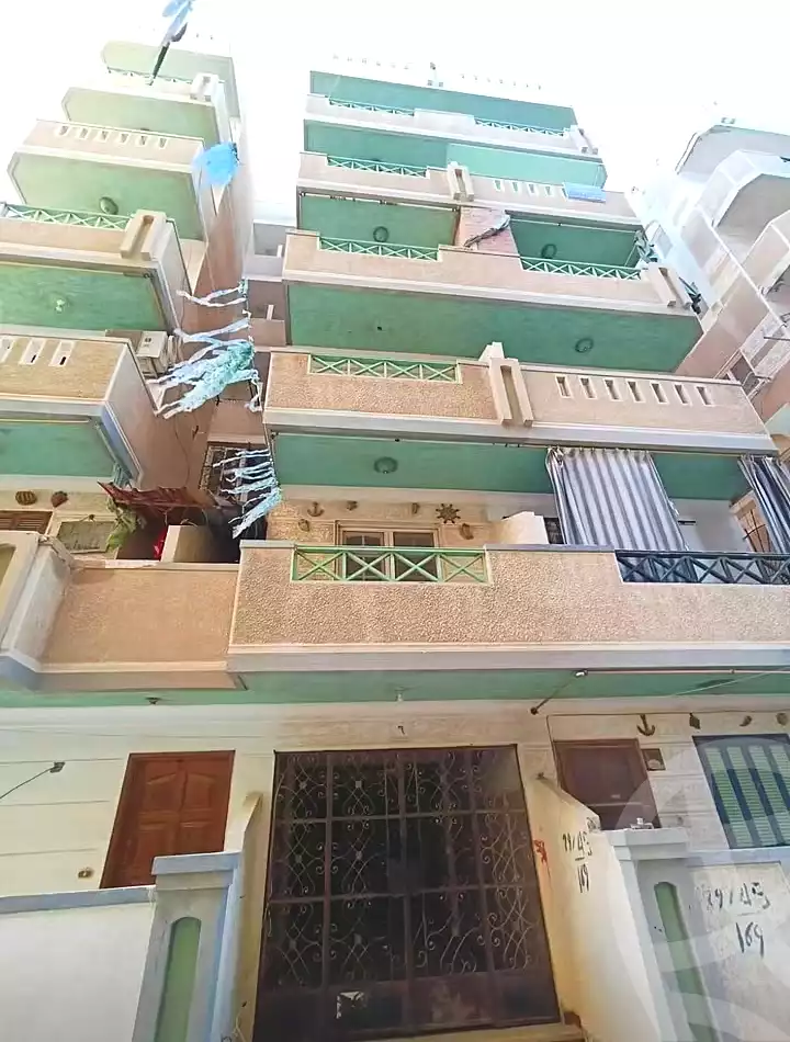 https://aqarmap.com.eg/ar/listing/7237102-for-sale-alexandria-al-agamy-shataa-el-nakheel