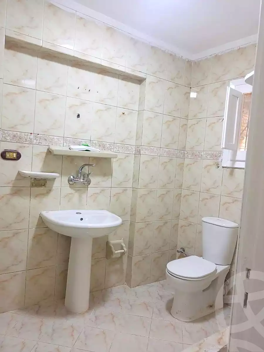 https://aqarmap.com.eg/ar/listing/7237262-for-sale-alexandria-al-agamy-el-hanouvel-el-kholafaa-el-rashdeen-st