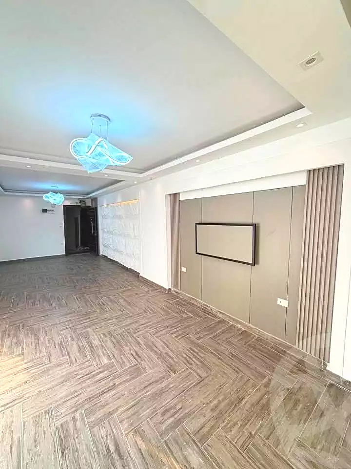 https://aqarmap.com.eg/ar/listing/7237350-for-sale-alexandria-al-agamy-lbytsh-bianchiii