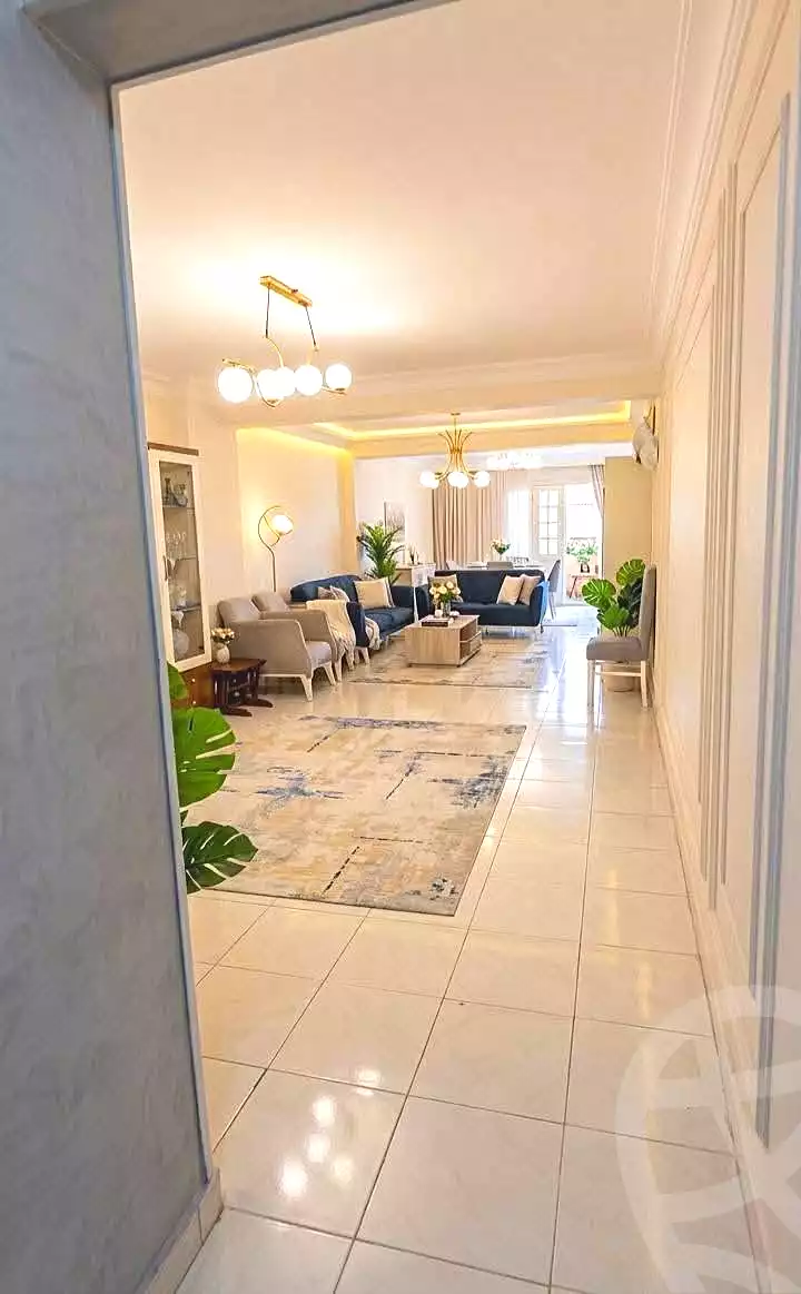 https://aqarmap.com.eg/ar/listing/7239109-for-sale-cairo-helwan-ahmed-enci-st