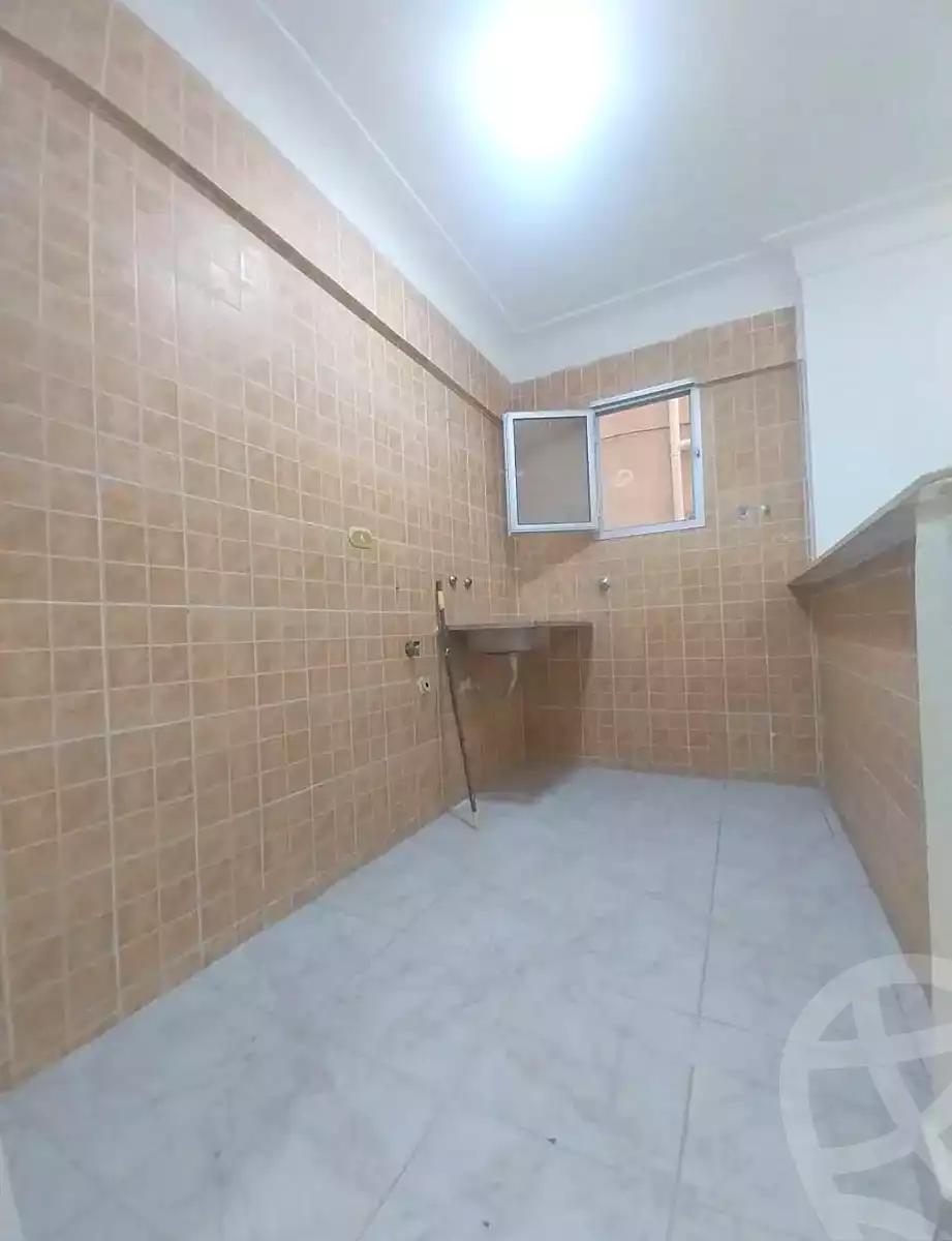 https://aqarmap.com.eg/ar/listing/7239386-for-sale-alexandria-al-agamy-shataa-el-nakheel