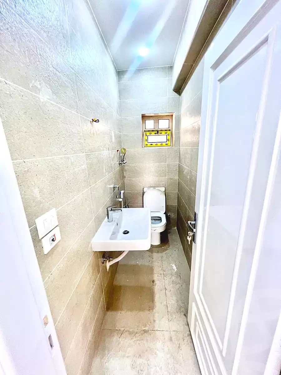 https://aqarmap.com.eg/ar/listing/7240364-for-sale-cairo-new-cairo-first-settlement-mhwr-mstfy-kml