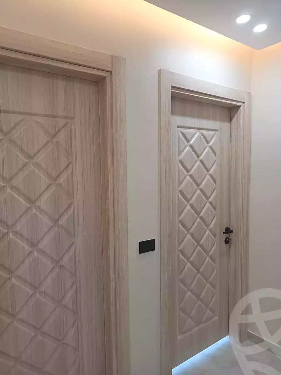 https://aqarmap.com.eg/ar/listing/7240384-for-sale-cairo-el-sheikh-zayed-city-compounds-el-khamayel