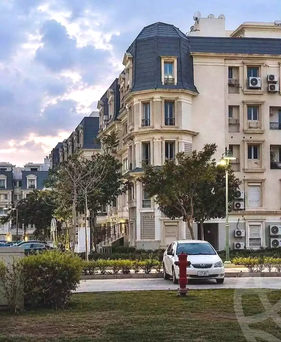 https://aqarmap.com.eg/ar/listing/7240574-for-sale-cairo-new-cairo-compounds-mountain-view-hyde-park