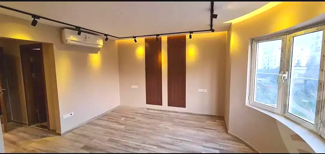 https://aqarmap.com.eg/ar/listing/7240719-for-sale-cairo-new-cairo-compounds-mountain-view-hyde-park