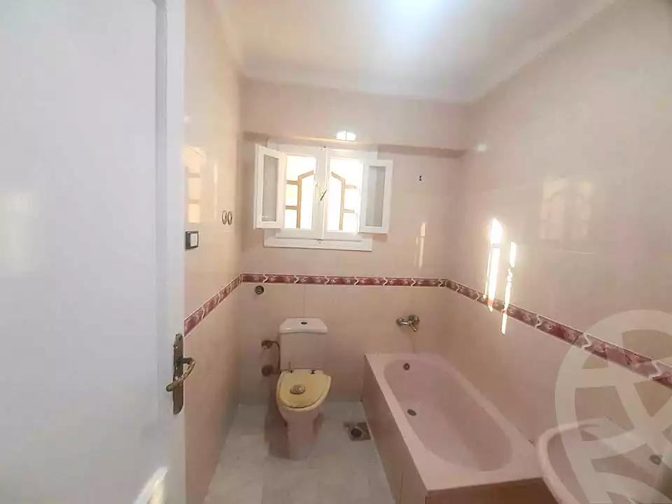 https://aqarmap.com.eg/en/listing/7240988-for-sale-alexandria-al-agamy-shataa-el-nakheel