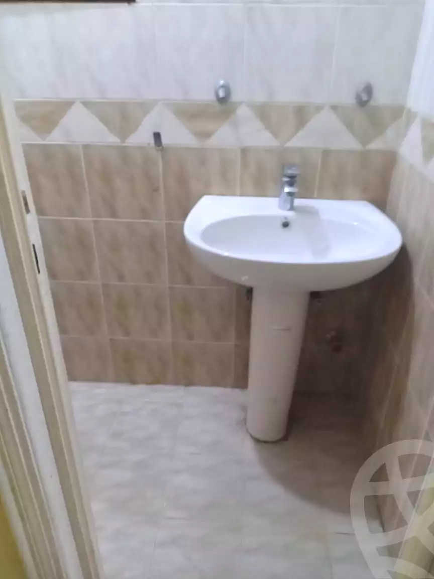 https://aqarmap.com.eg/ar/listing/7244039-for-rent-cairo-6th-of-october-el-ahyaa-neighborhood-2nd-divided-from-al-kafrawei-st