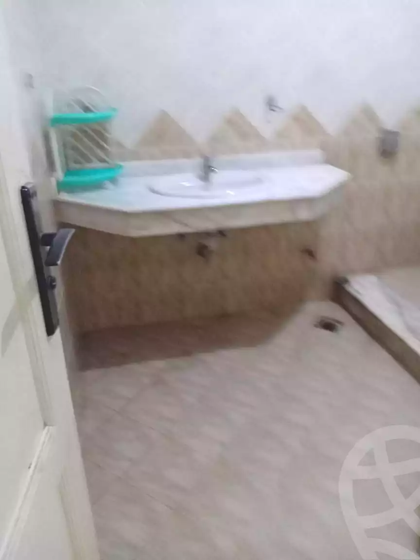 https://aqarmap.com.eg/ar/listing/7244039-for-rent-cairo-6th-of-october-el-ahyaa-neighborhood-2nd-divided-from-al-kafrawei-st