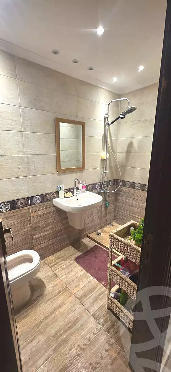 https://aqarmap.com.eg/ar/listing/7244130-for-sale-cairo-6th-of-october-el-ahyaa-neighborhood-2nd-divided-from-al-kafrawei-st