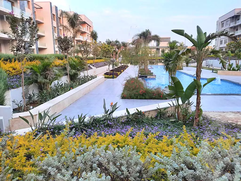 https://aqarmap.com.eg/en/listing/7247060-for-sale-cairo-new-cairo-compounds-galleria-moon-valley-compound-arabia