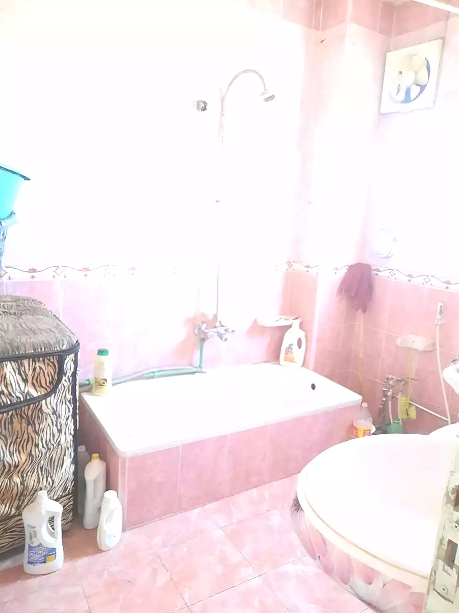 https://aqarmap.com.eg/en/listing/7229134-for-sale-cairo-hadayek-el-koba-sekat-al-waili-st