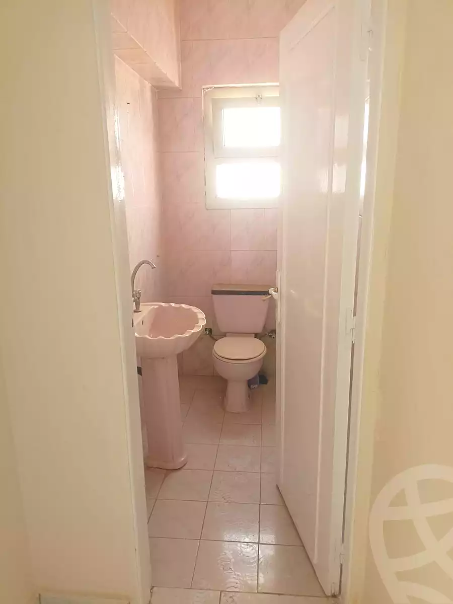 https://aqarmap.com.eg/ar/listing/7250807-for-rent-cairo-6th-of-october-el-ahyaa-neighborhood-1st-al-maahad