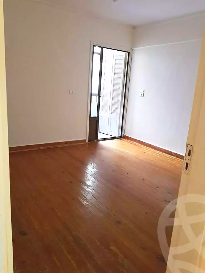 https://aqarmap.com.eg/ar/listing/7251235-for-sale-alexandria-lauran-mohammed-al-eqbal-st