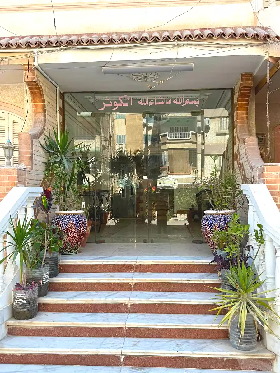 https://aqarmap.com.eg/ar/listing/7251699-for-rent-alexandria-al-agamy-shataa-el-nakheel-street-63