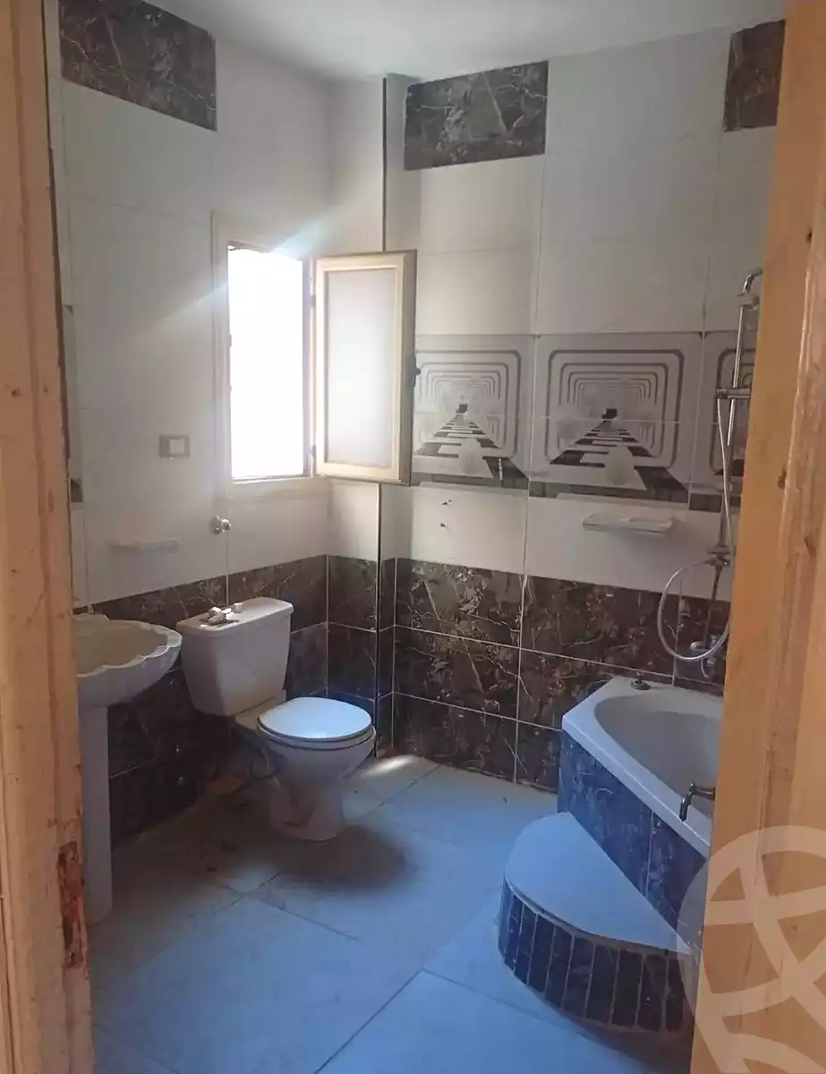 https://aqarmap.com.eg/ar/listing/7253360-for-sale-alexandria-moharram-bey-al-eshake-st